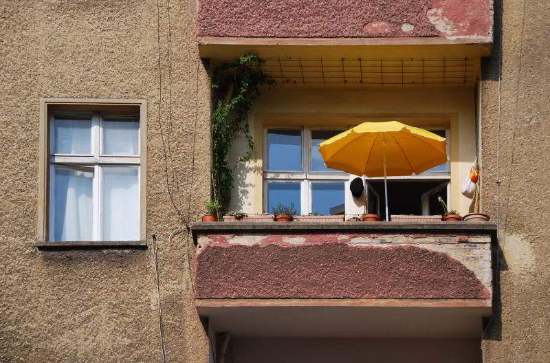 Foto 04 Balkon mit Putzschaden800x600
